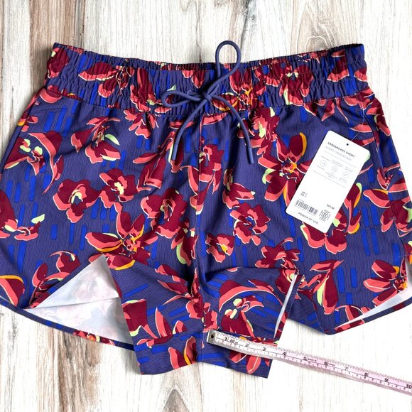 Athleta Women's Floral Print Crossroads Short Size Medium NWT - Picture 6 of 9